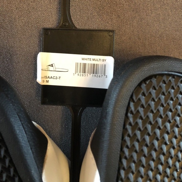 GUESS ISAAC LOGO SLIDES MENS SZ 9 WHITE/BLACK SHOE - Picture 3 of 3